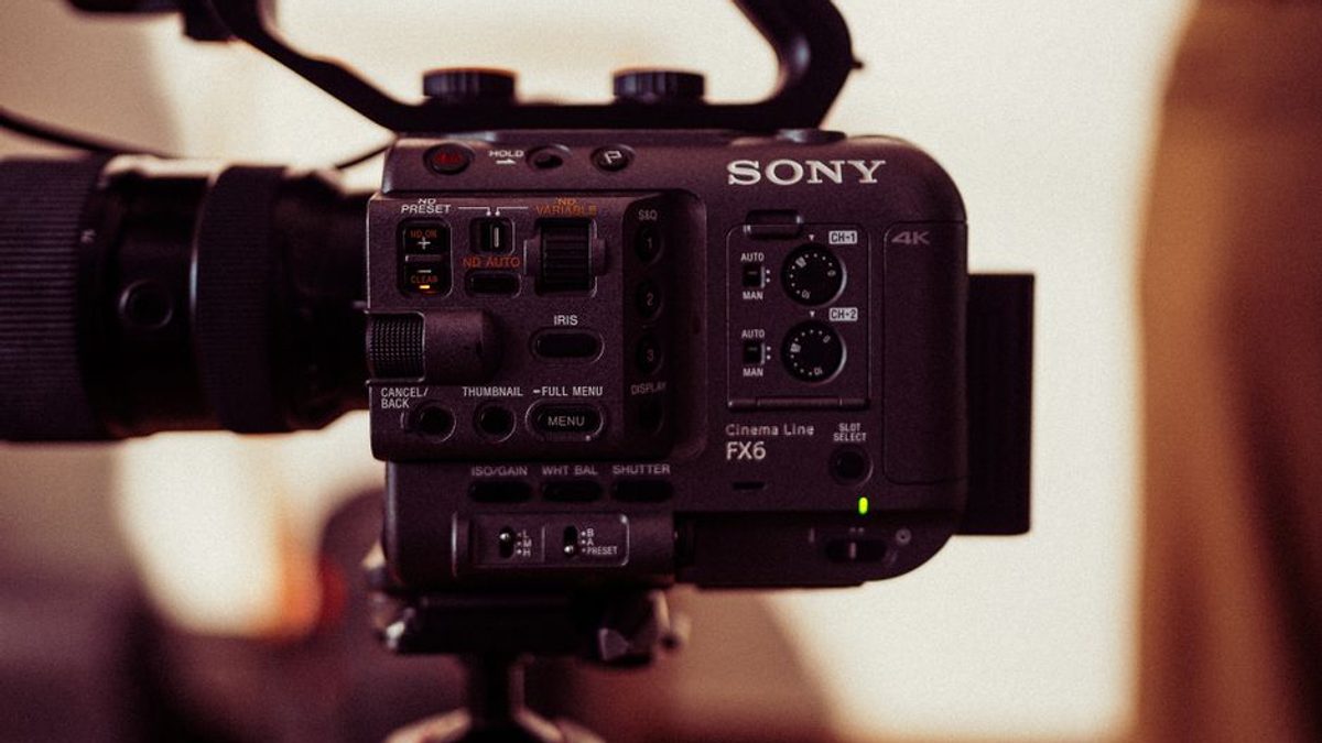 Sony lansează camera FX5: inovație în gama Cinema Line cu senzor full-frame și RAW intern