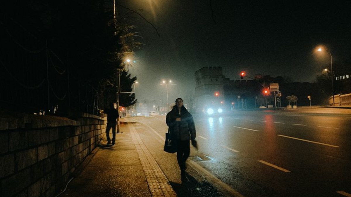 Constanța reduce iluminatul public și încarcă autobuzele după 23:00