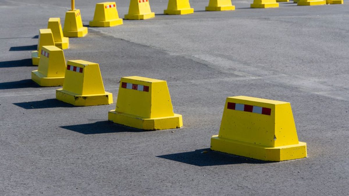 Pistă de aterizare pentru urgențe, integrată pe un tronson al Autostrăzii Transilvania