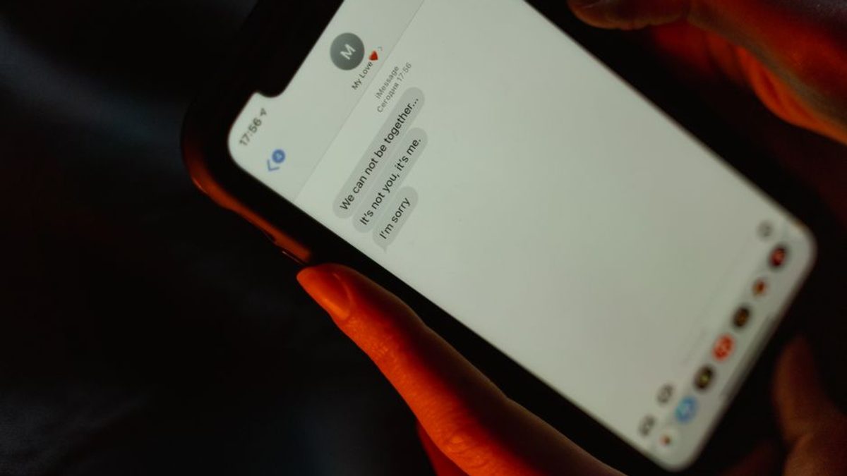 SMS-urile care imită Poliția Rutieră trimit victimele către site-uri false