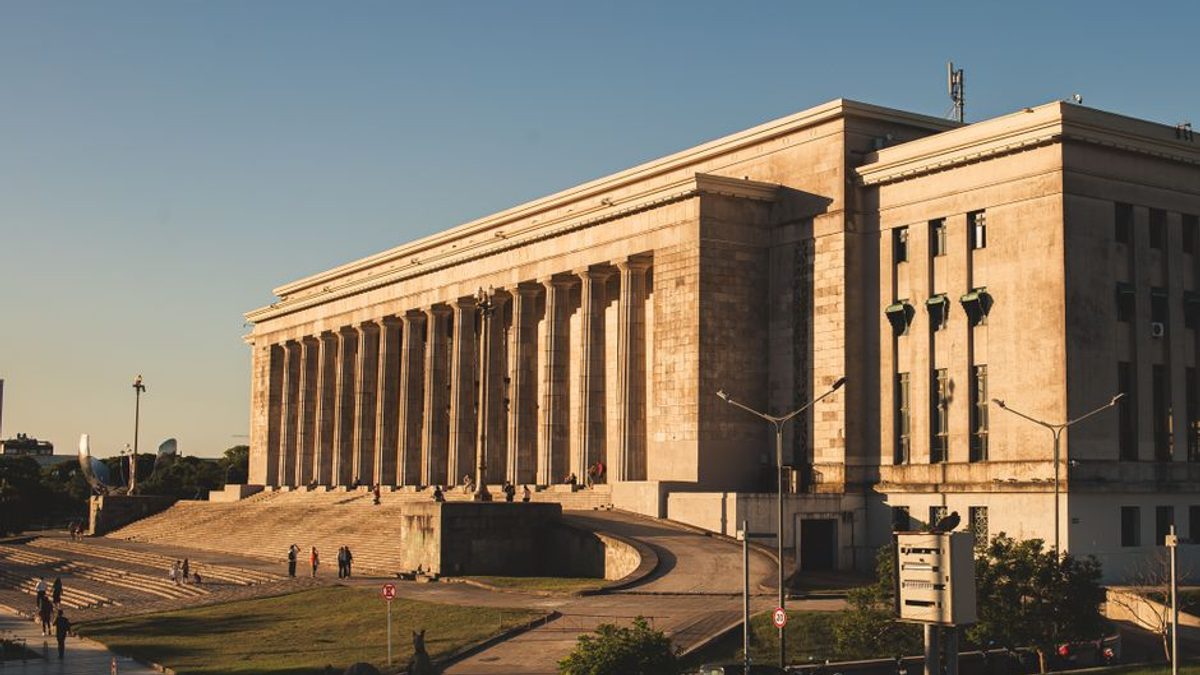 Doi asistenți de la Medicină Constanța rămân în arest preventiv